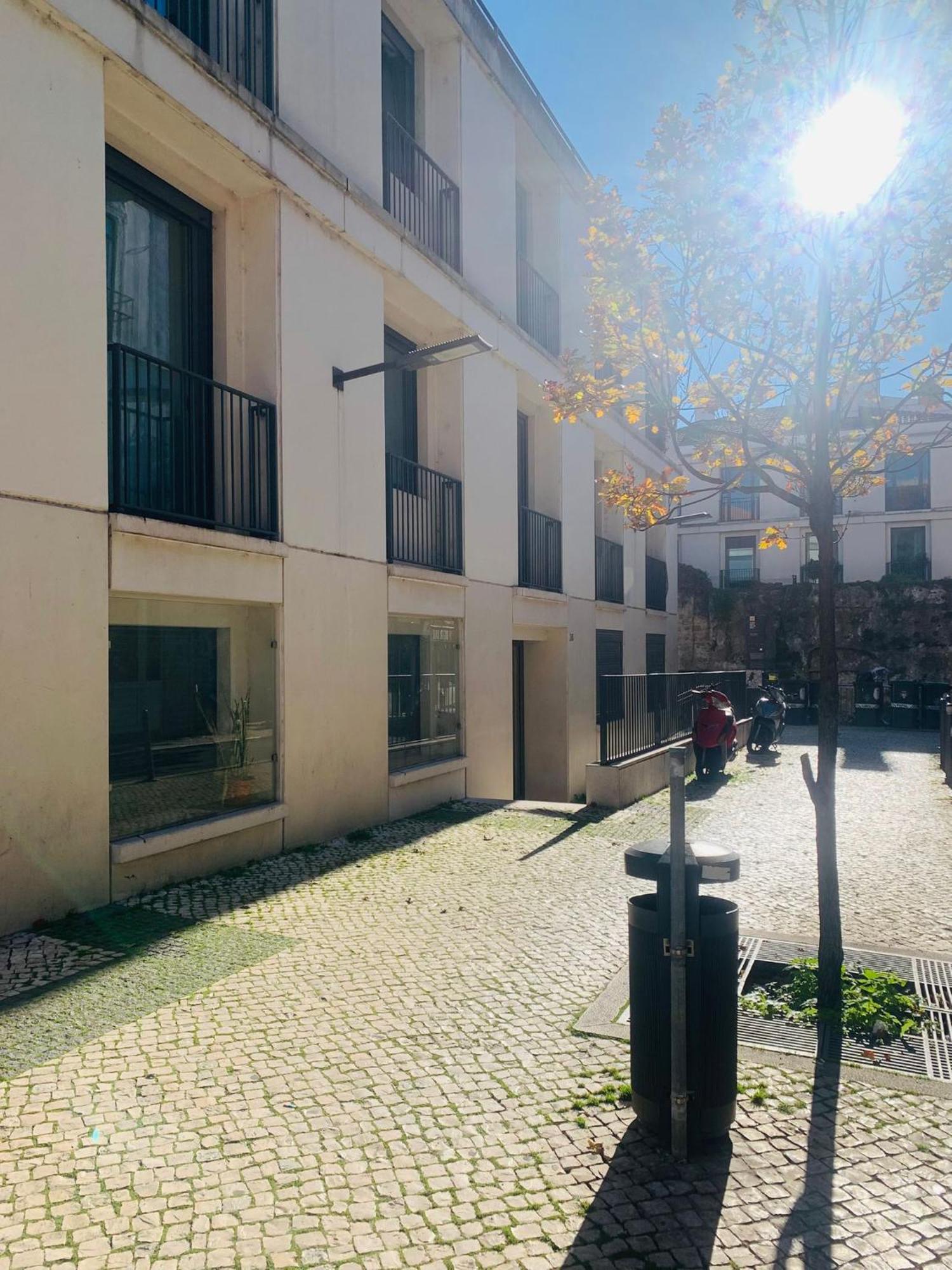- Martim Moniz And Garage Lisbon